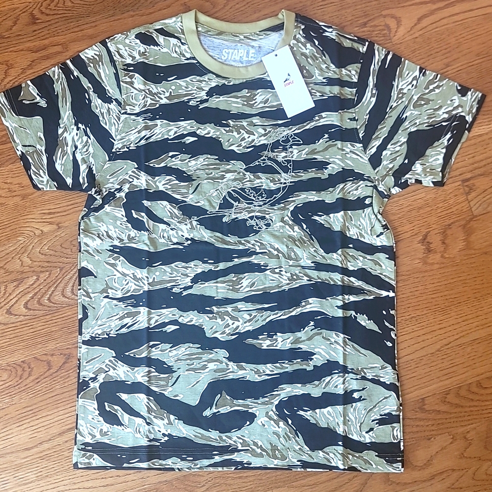 New STAPLE Pigeon Tee shirt Size XS Camo
